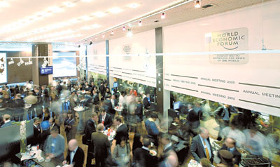 达沃斯创始人:世界经济仍未摆脱金融危机影响