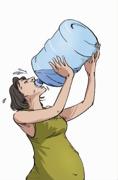 日饮3升水能年轻10岁?孕妇猛喝4天结果尿血