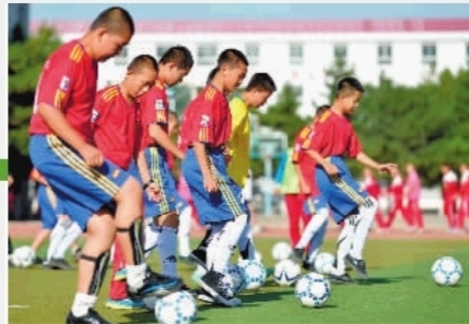长沙拟建足球培训中心 多所学校开展校园足球