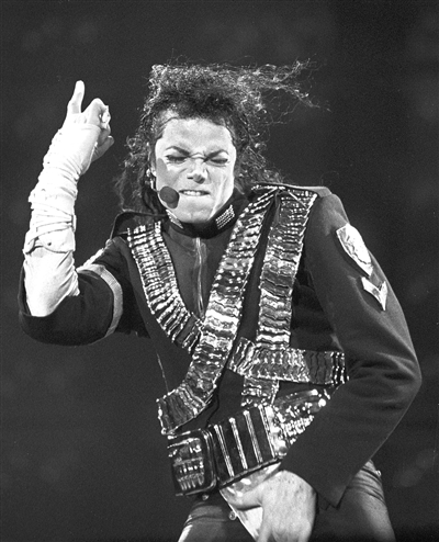 杰克逊飞走了 BR\/ 世上再无太空步