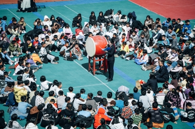 击鼓传花游戏背景图片