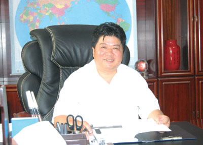 易贵长讲述二十多条短信引来二十亿元投资的故事.